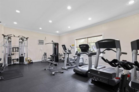 Touwnhouse à vendre à Hallandale Beach, Floride: 2 chambres, 167.04 m2 № 2078781 - photo 11