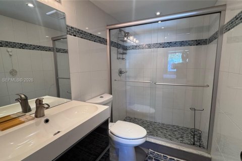 Touwnhouse à vendre à Hallandale Beach, Floride: 2 chambres, 167.04 m2 № 2078781 - photo 14