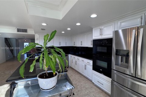 Touwnhouse à vendre à Hallandale Beach, Floride: 2 chambres, 167.04 m2 № 2078781 - photo 8