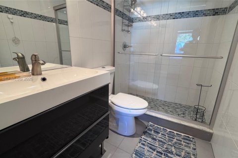 Touwnhouse à vendre à Hallandale Beach, Floride: 2 chambres, 167.04 m2 № 2078781 - photo 15