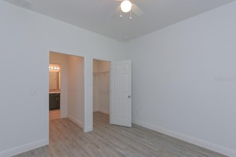 House in Orlando, Florida 4 bedrooms, 129.04 sq.m. № 2203491 - photo 11