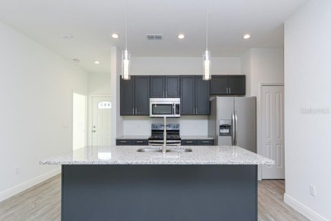 House in Orlando, Florida 4 bedrooms, 129.04 sq.m. № 2203491 - photo 5