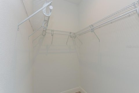House in Orlando, Florida 4 bedrooms, 129.04 sq.m. № 2203491 - photo 7