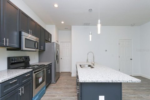 House in Orlando, Florida 4 bedrooms, 129.04 sq.m. № 2203491 - photo 9