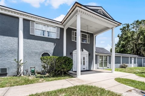 Купить коммерческую недвижимость в Таварес, Флорида № 1908140 - фото 1