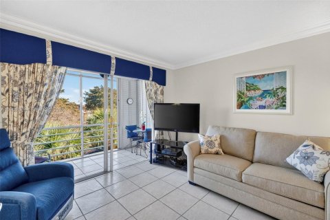 Copropriété à vendre à Lauderdale Lakes, Floride: 1 chambre, 71.35 m2 № 2025041 - photo 2