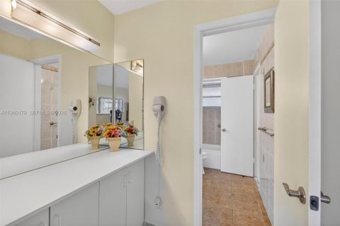 Copropriété à vendre à Lauderdale Lakes, Floride: 1 chambre, 71.35 m2 № 2025041 - photo 18
