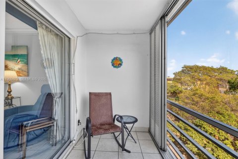 Copropriété à vendre à Lauderdale Lakes, Floride: 1 chambre, 71.35 m2 № 2025041 - photo 4