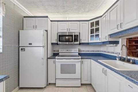 Copropriété à vendre à Lauderdale Lakes, Floride: 1 chambre, 71.35 m2 № 2025041 - photo 8