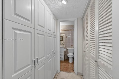 Copropriété à vendre à Lauderdale Lakes, Floride: 1 chambre, 71.35 m2 № 2025041 - photo 15