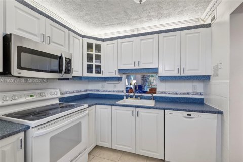 Copropriété à vendre à Lauderdale Lakes, Floride: 1 chambre, 71.35 m2 № 2025041 - photo 9
