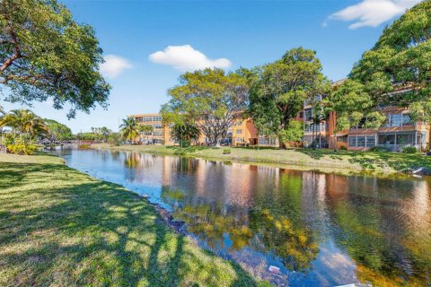 Copropriété à vendre à Lauderdale Lakes, Floride: 1 chambre, 71.35 m2 № 2025041 - photo 25