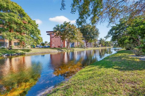 Copropriété à vendre à Lauderdale Lakes, Floride: 1 chambre, 71.35 m2 № 2025041 - photo 24