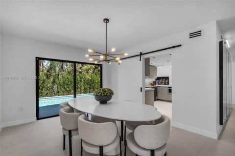 Купить виллу или дом в Корал-Гейблс, Флорида 4 спальни, 210.42м2, № 2049706 - фото 7