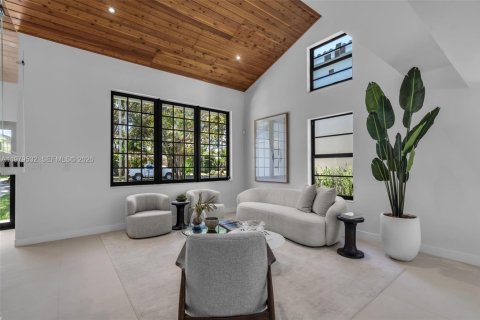 Купить виллу или дом в Корал-Гейблс, Флорида 4 спальни, 210.42м2, № 2049706 - фото 5