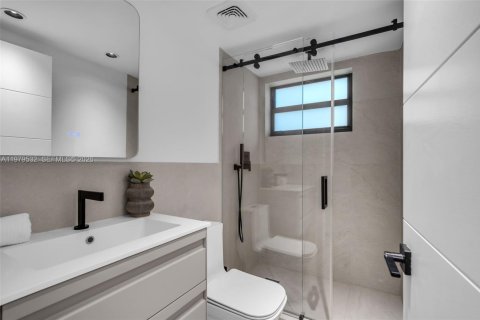 Купить виллу или дом в Корал-Гейблс, Флорида 4 спальни, 210.42м2, № 2049706 - фото 20