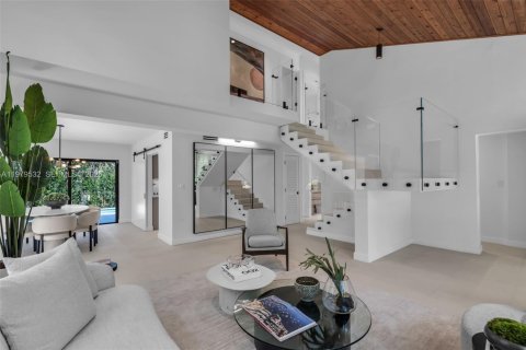 Casa en Coral Gables, Florida 4 dormitorios, 210.42 m2 № 2049706