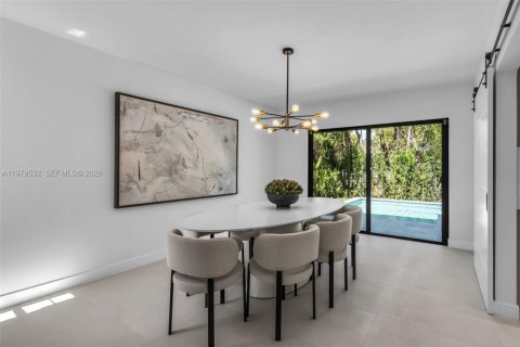 Купить виллу или дом в Корал-Гейблс, Флорида 4 спальни, 210.42м2, № 2049706 - фото 6