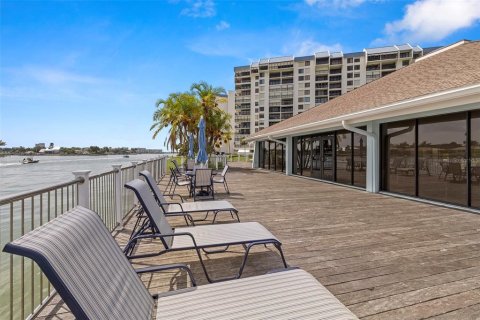 Condominio en alquiler en Saint Pete Beach, Florida, 2 dormitorios, 132.85 m2 № 1885346 - foto 25