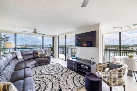 Condominio en alquiler en Saint Pete Beach, Florida, 2 dormitorios, 132.85 m2 № 1885346 - foto 4