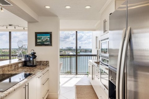 Condominio en alquiler en Saint Pete Beach, Florida, 2 dormitorios, 132.85 m2 № 1885346 - foto 3