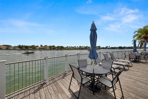 Condominio en alquiler en Saint Pete Beach, Florida, 2 dormitorios, 132.85 m2 № 1885346 - foto 28