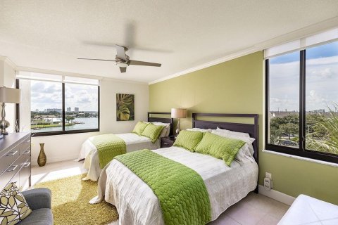 Condominio en alquiler en Saint Pete Beach, Florida, 2 dormitorios, 132.85 m2 № 1885346 - foto 5