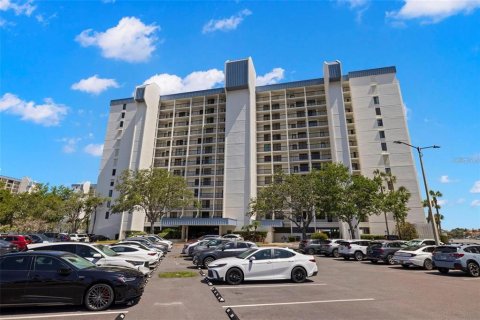 Condominio en alquiler en Saint Pete Beach, Florida, 2 dormitorios, 132.85 m2 № 1885346 - foto 2