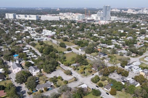 Villa ou maison à vendre à Miami, Floride: 5 chambres, 183.11 m2 № 2046288 - photo 6