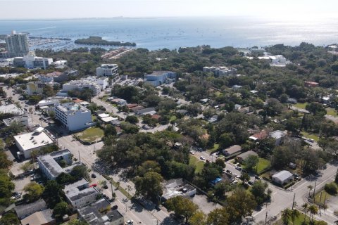 Villa ou maison à vendre à Miami, Floride: 5 chambres, 183.11 m2 № 2046288 - photo 10