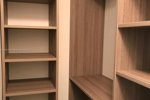 Appartement à louer à Miami, Floride: 1 chambre, 73.39 m2 № 1957370 - photo 14