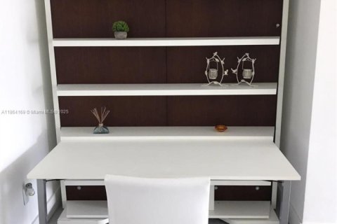 Appartement à louer à Miami, Floride: 1 chambre, 73.39 m2 № 1957370 - photo 17