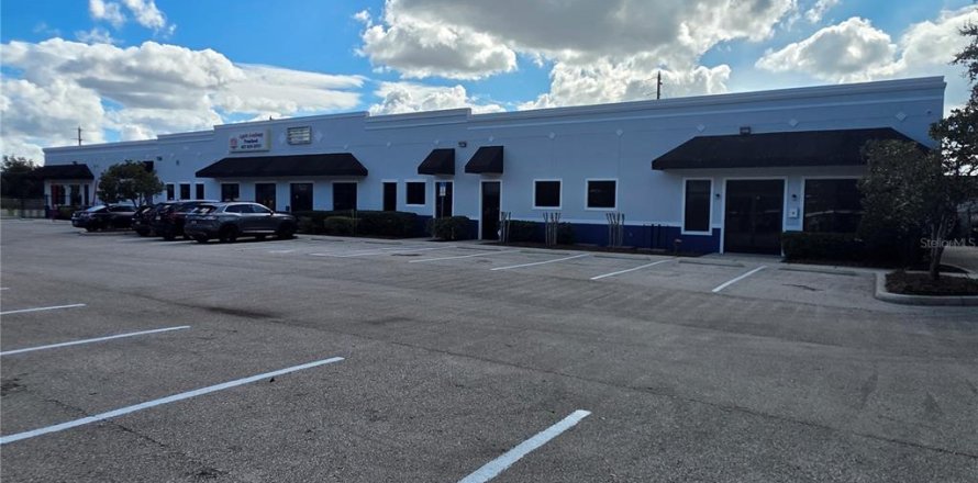 Propiedad comercial en Orlando, Florida 1114.83 m2 № 2098732