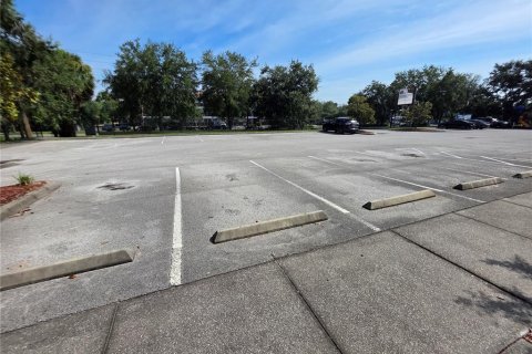 Propiedad comercial en alquiler en Orlando, Florida, 1114.83 m2 № 2098732 - foto 11