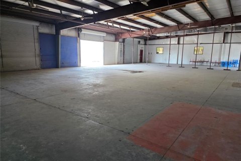Propiedad comercial en alquiler en Orlando, Florida, 1114.83 m2 № 2098732 - foto 6