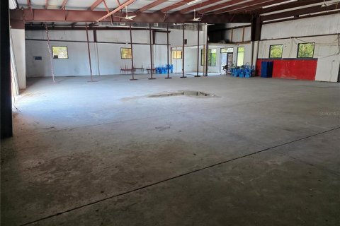 Propiedad comercial en alquiler en Orlando, Florida, 1114.83 m2 № 2098732 - foto 8