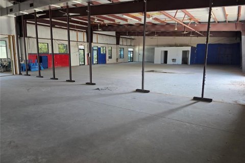 Propiedad comercial en alquiler en Orlando, Florida, 1114.83 m2 № 2098732 - foto 5