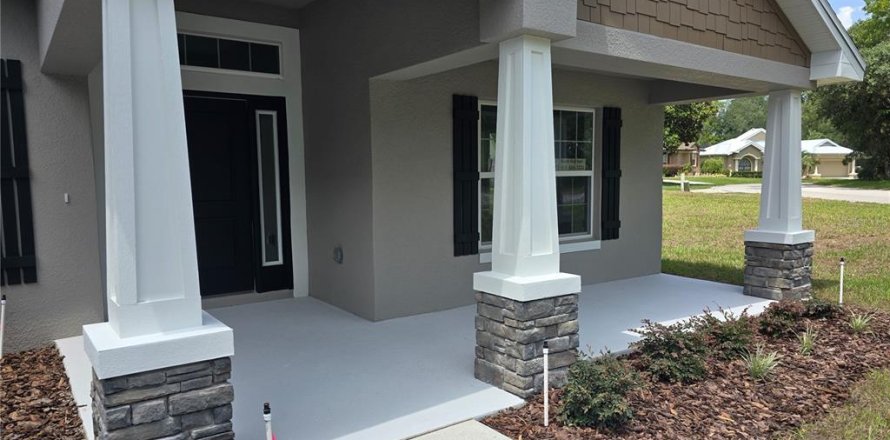 House in Homosassa, Florida 4 bedrooms, 233 sq.m. № 2123224