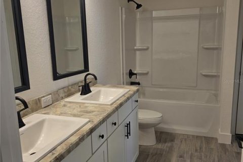 House in Homosassa, Florida 4 bedrooms, 233 sq.m. № 2123224 - photo 6