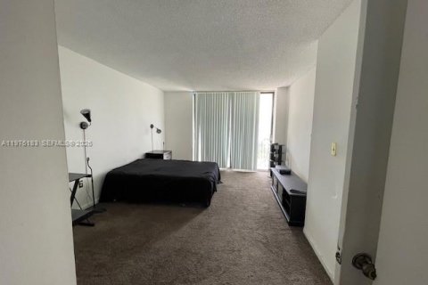 Condo in Sunny Isles Beach, Florida, 2 bedrooms  № 2042776 - photo 6