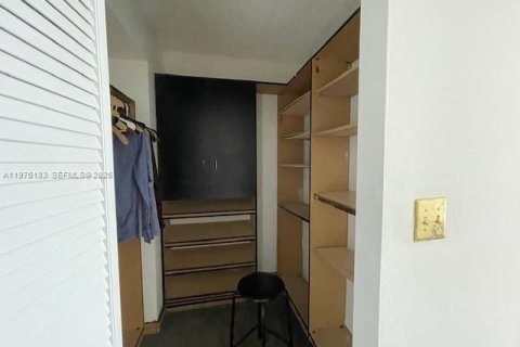 Condo in Sunny Isles Beach, Florida, 2 bedrooms  № 2042776 - photo 5