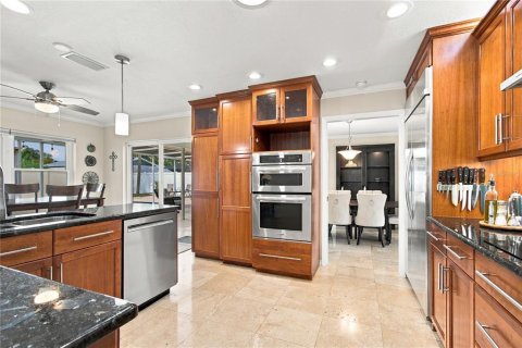 House in Clearwater, Florida 4 bedrooms, 202.34 sq.m. № 2395868 - photo 7