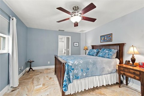 House in Clearwater, Florida 4 bedrooms, 202.34 sq.m. № 2395868 - photo 12