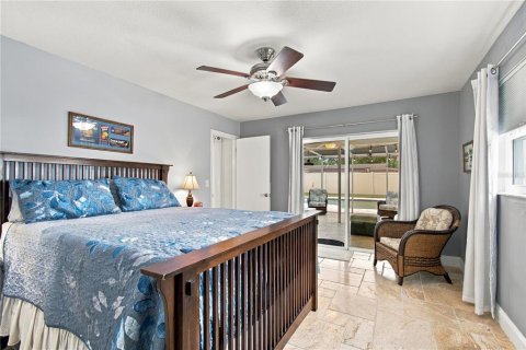 House in Clearwater, Florida 4 bedrooms, 202.34 sq.m. № 2395868 - photo 13