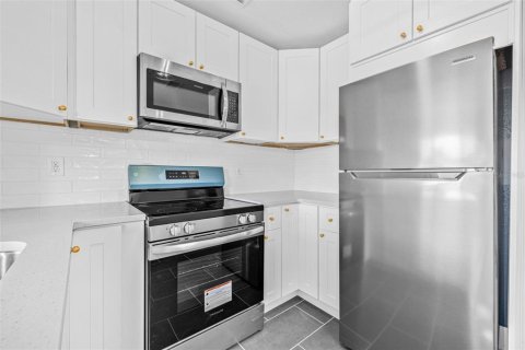 House in Saint Petersburg, Florida 2 bedrooms, 65.31 sq.m. № 1872812 - photo 14