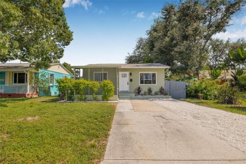 House in Saint Petersburg, Florida 2 bedrooms, 65.31 sq.m. № 1872812 - photo 3