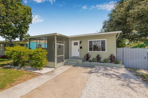 House in Saint Petersburg, Florida 2 bedrooms, 65.31 sq.m. № 1872812 - photo 4