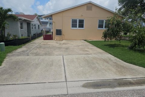Appartement à louer à Redington Shores, Floride: 2 chambres, 160.54 m2 № 1850028 - photo 4
