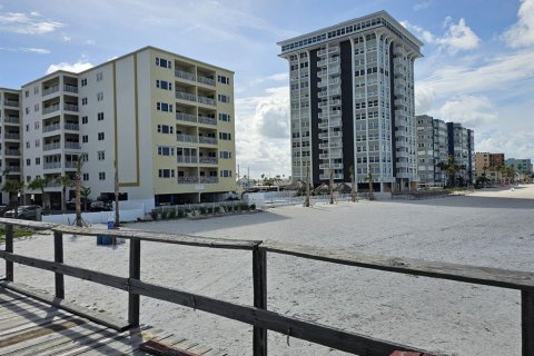 Appartement à louer à Redington Shores, Floride: 2 chambres, 160.54 m2 № 1850028 - photo 20