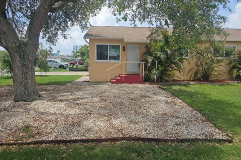 Appartement à louer à Redington Shores, Floride: 2 chambres, 160.54 m2 № 1850028 - photo 3